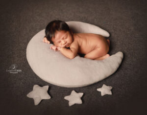 newborn Frog Pose